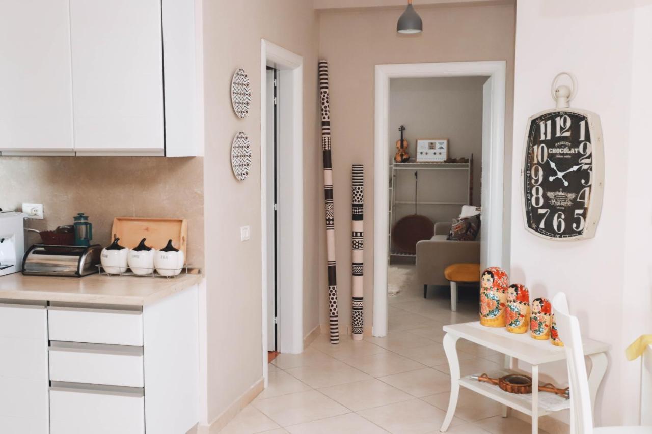 Large Apartment Near The Seaside Boulevard Lungomare Vlore Bagian luar foto