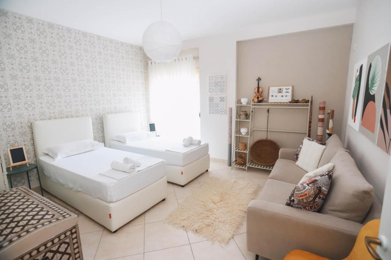 Large Apartment Near The Seaside Boulevard Lungomare Vlore Bagian luar foto