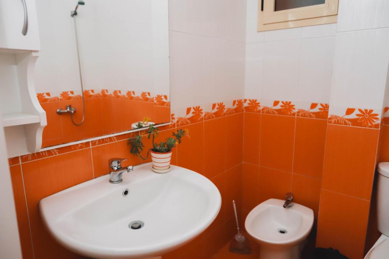 Large Apartment Near The Seaside Boulevard Lungomare Vlore Bagian luar foto